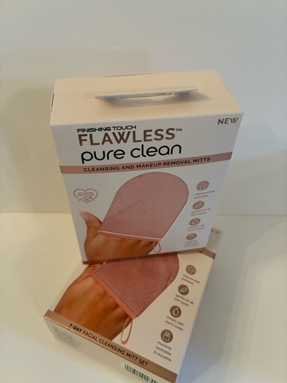 Flawless Pure Clean - Cleansing & Makeup Removal Mitts